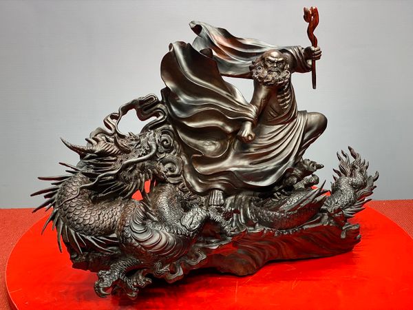 Đạt Ma Múa Võ Hàng Long Gỗ Trắc