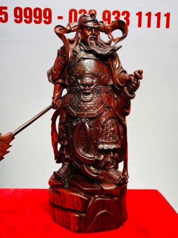 Quan Công Xách Đao Gỗ Trắc
