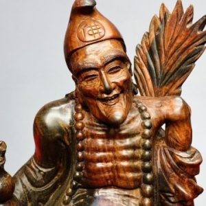 Tế Công Gỗ Trắc