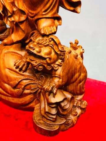 Di Lạc Cầm Gậy Như Ý Tam Tiểu Đứng Nghê Bao Tiền Gỗ Hương Đá