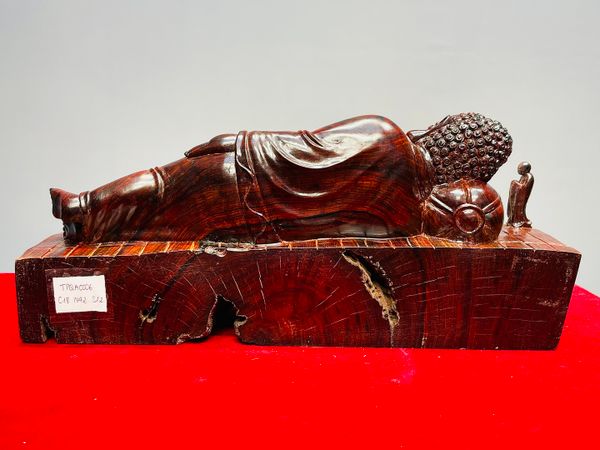 Nhất Tâm Bái Phật Gỗ Trắc