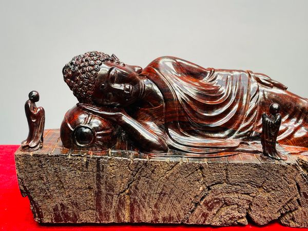 Nhất Tâm Bái Phật Gỗ Trắc