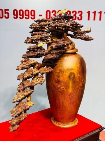 Bình tùng hạc gỗ hương.