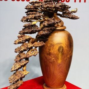 Bình tùng hạc gỗ hương.