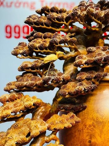 Bình tùng hạc gỗ hương.