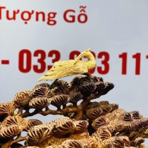 Bình tùng hạc gỗ hương.