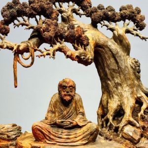 Đạt Ma Ngồi Thiền Dưới Cây Tùng Gỗ Trắc