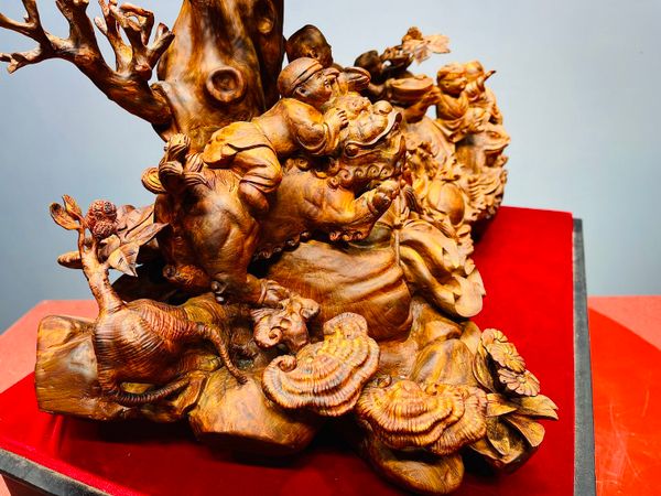 Di Lạc Ngũ Tiểu Cây Tùng Gỗ Sưa