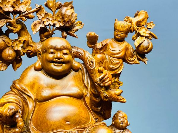 Di Lạc Ngũ Tiểu Vác Cành Đào Ngồi Bao Tiền Gỗ Nu Hương