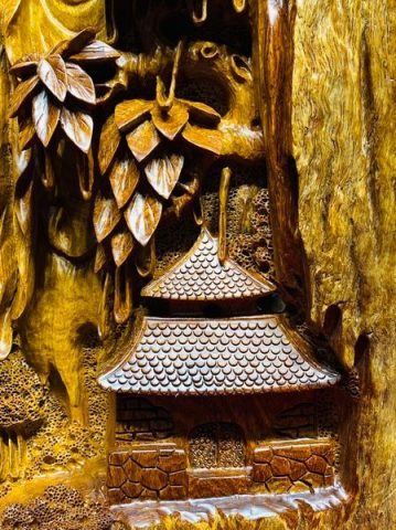 Thành Tâm Bái Phật Gỗ Hương