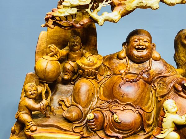 Di Lạc Ngũ Tiểu Ngồi Gốc Tùng Gỗ Hương