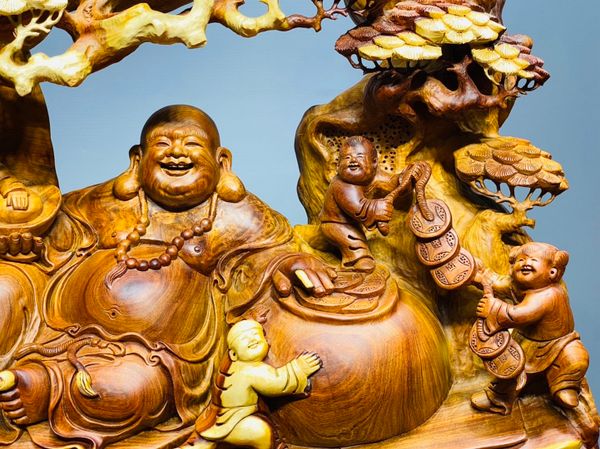 Di Lạc Ngũ Tiểu Ngồi Gốc Tùng Gỗ Hương