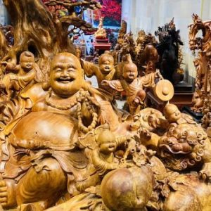 Di Lạc Cửu Tiểu Nghê Thiềm Thừ Ngồi Gốc Tùng Gỗ Nu Hương Di Lạc Cửu Tiểu Nghê Thiềm Thừ Ngồi Gốc Tùng Gỗ Nu Hương