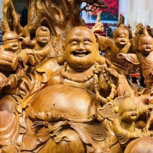 Di Lạc Cửu Tiểu Nghê Thiềm Thừ Ngồi Gốc Tùng Gỗ Nu Hương Di Lạc Cửu Tiểu Nghê Thiềm Thừ Ngồi Gốc Tùng Gỗ Nu Hương