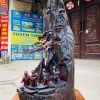 Ngũ Tiểu Lên Chùa Gỗ Trắc
