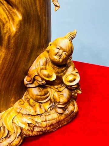Di Lạc Vác Cành Đào Nhị Tiểu Ngồi Bao Tiền Gỗ Nu Hương