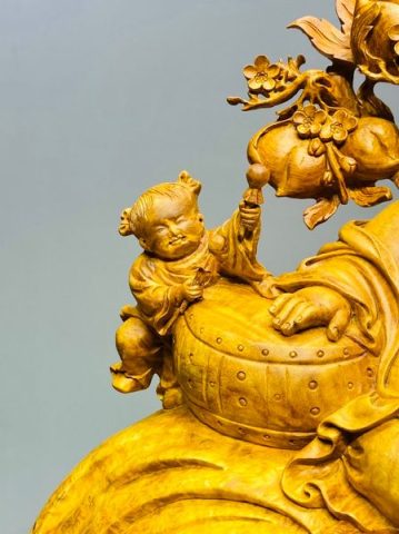 Di Lạc Vác Cành Đào Nhị Tiểu Ngồi Bao Tiền Gỗ Nu Hương