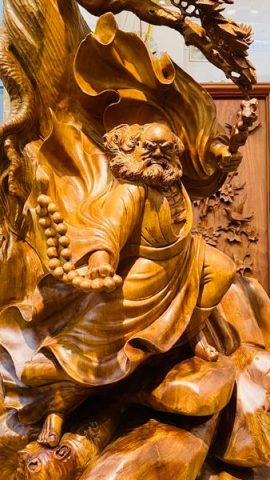 Đạt Ma Múa Võ Đứng Tùng Gỗ Hương