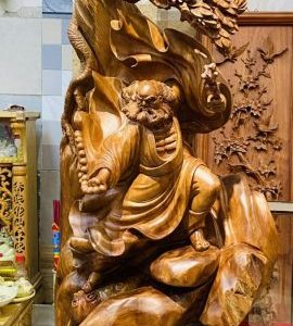Đạt Ma Múa Võ Đứng Tùng Gỗ Hương