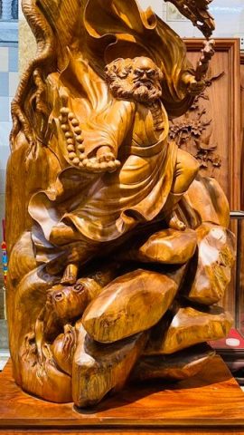 Đạt Ma Múa Võ Đứng Tùng Gỗ Hương