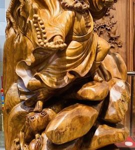 Đạt Ma Múa Võ Đứng Tùng Gỗ Hương