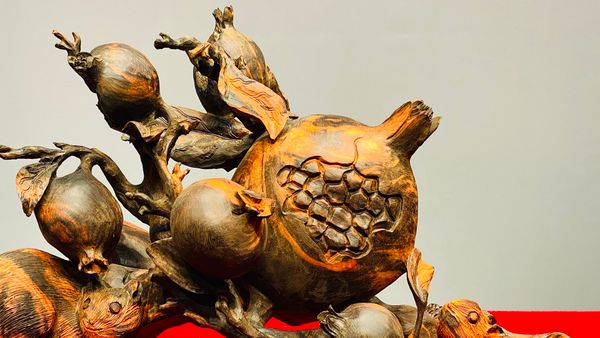 Cành Lựu Sóc Gỗ Trắc