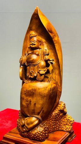 Di Lạc Vác Gậy Như Ý Đứng Bao Tiền Gỗ Nu Hương