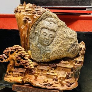 Thành Tâm Bái Phật Gỗ Hương Ôm Đá Tự Nhiên