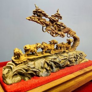 Ngũ Trâu Đứng Tùng Gỗ Hoàng Đàn