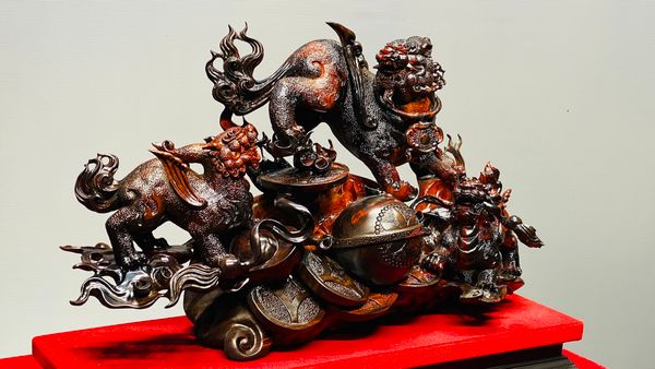 Tam Tỳ Hưu Vờn Cầu Gỗ Trắc