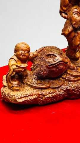 Di Lạc Ngũ Phúc vác đào đứng Long Nghê Gỗ Sưa