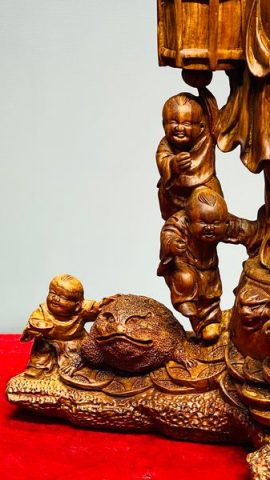 Di Lạc Ngũ Phúc vác đào đứng Long Nghê Gỗ Sưa