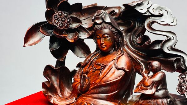 Nhất Tâm Bái Phật Gỗ Trắc