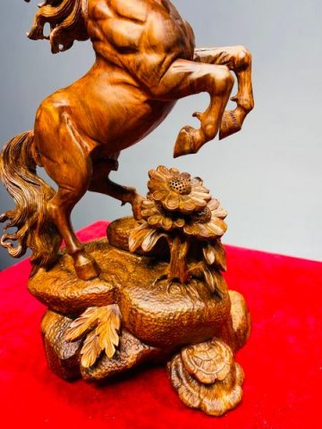 Nhất Mã Phi Thiên Gỗ Sưa