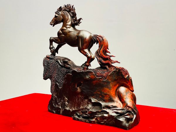 Nhất Mã Gỗ Trắc