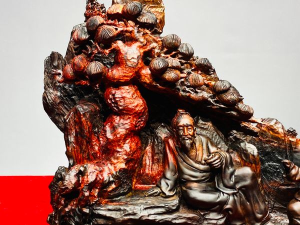 Thần Trà Ngồi Tùng Gỗ Trắc