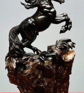 Nhất Mã Phi Thiên Gỗ Trắc