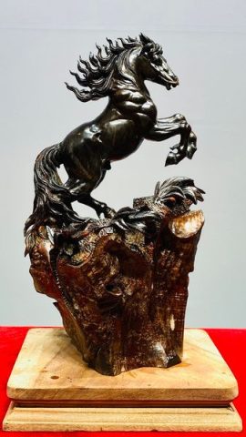 Nhất Mã Phi Thiên Gỗ Trắc