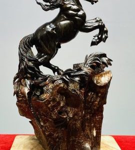 Nhất Mã Phi Thiên Gỗ Trắc