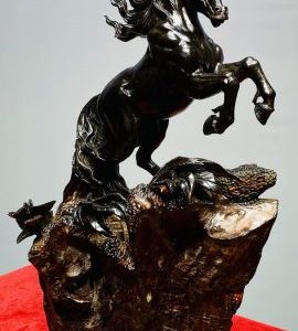 Nhất Mã Phi Thiên Gỗ Trắc