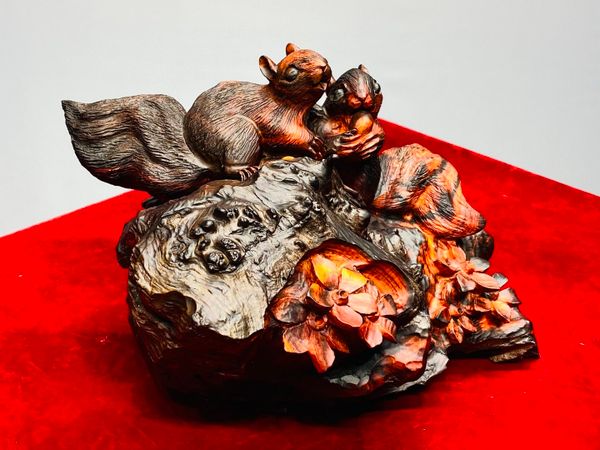 Cặp Nho Sóc Gỗ Nu Trắc