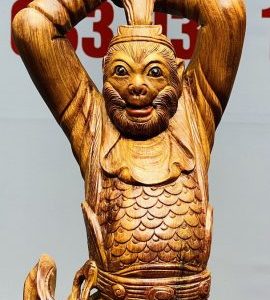 Tề Thiên Đại Thánh Tây Du Ký Gỗ Hương