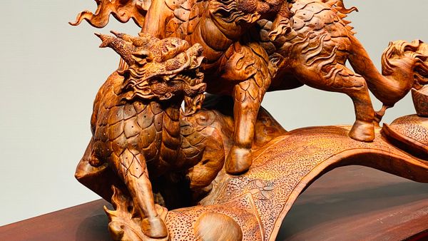 Song Kỳ Lân Đứng Cầu Gậy Như Ý Gỗ Sưa