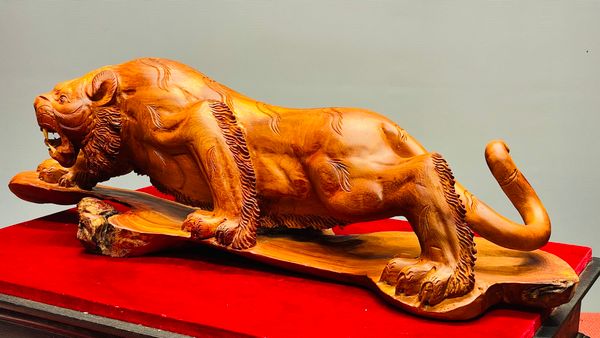 Mãnh Hổ Gỗ Hương