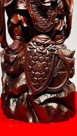 Quan Công Xách Đao Gỗ Tử Đàn