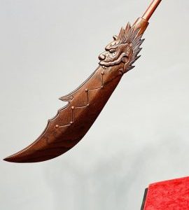 Quan Công Xách Đao Gỗ Tử Đàn