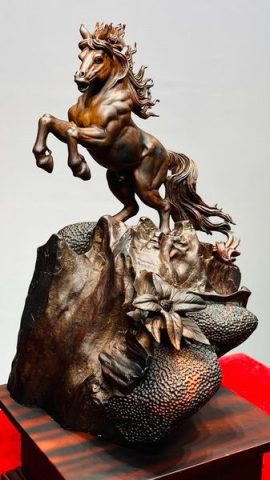 Nhất Mã Phi Thiên Gỗ Trắc