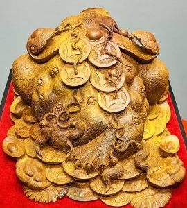 Thiềm Thừ Tài Lộc Gỗ Hương