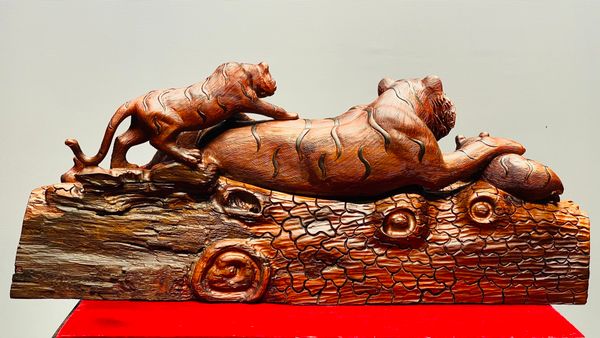 Hổ Mẫu Tử Gỗ Tử Đàn
