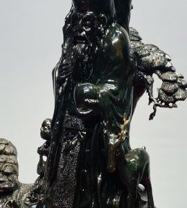 Ông Thọ Đứng Tùng Gỗ Mun Sừng